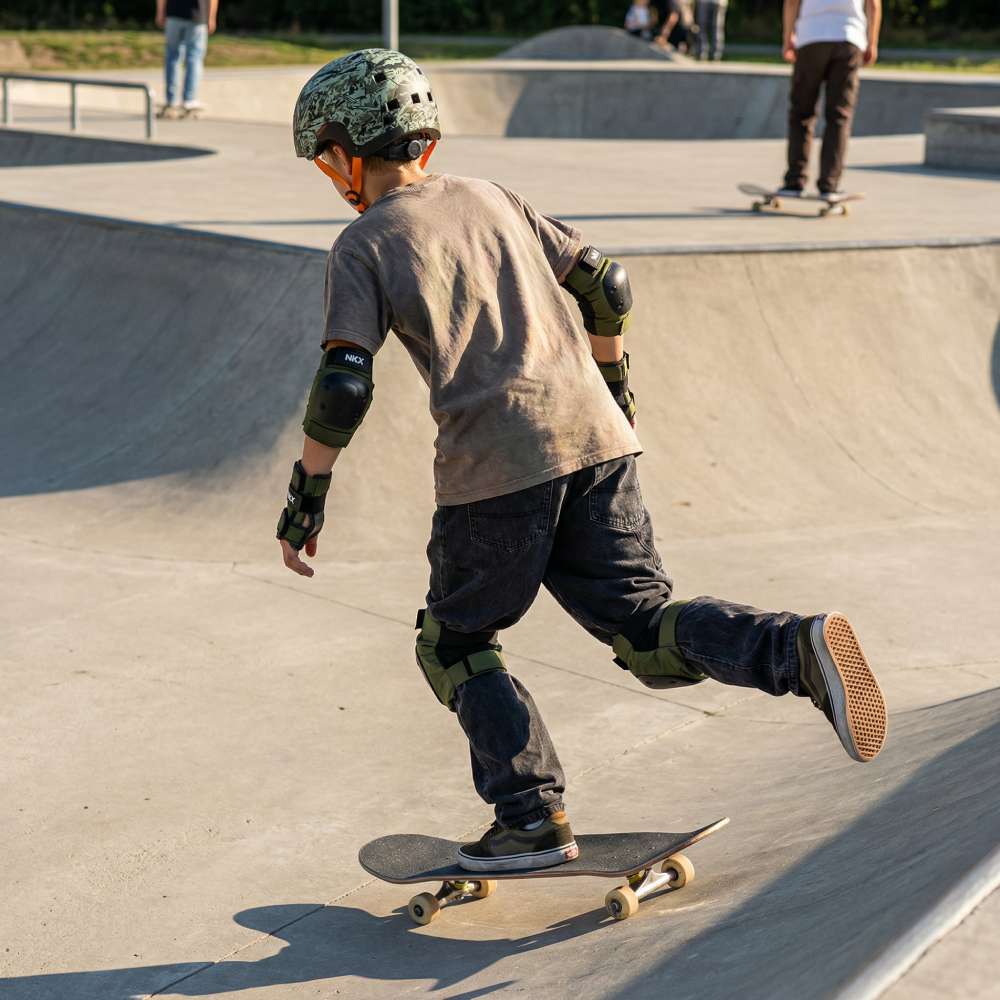 NKX Brain Saver zertifizierter Skate-Helm