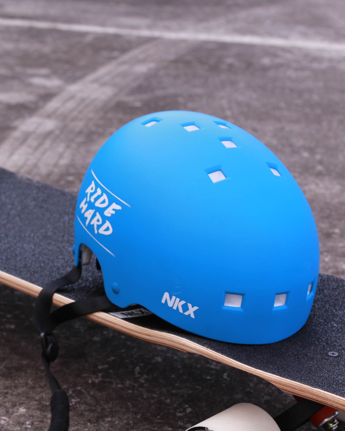 NKX Brain Saver zertifizierter Skate-Helm