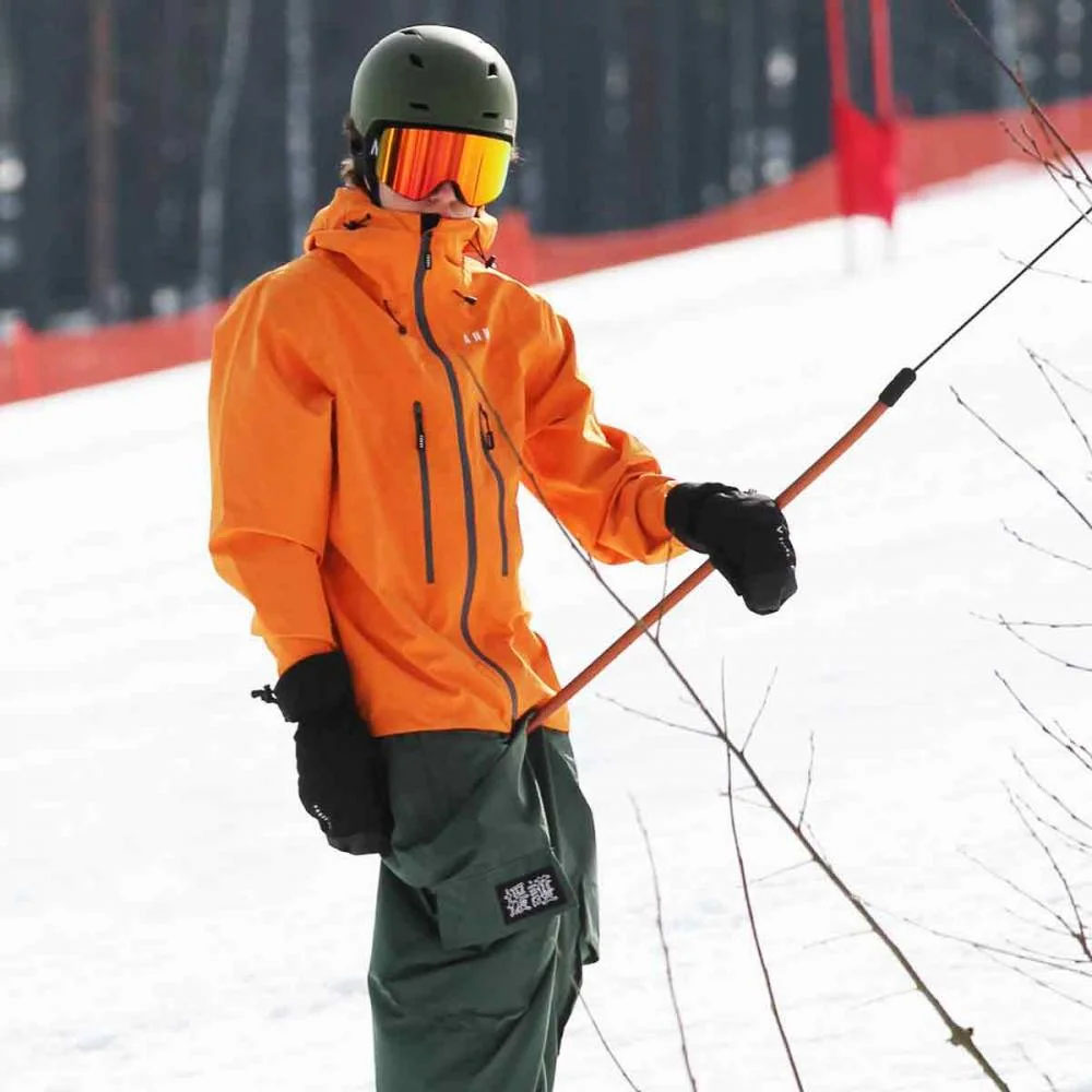 NKX Nomad Schneehelm