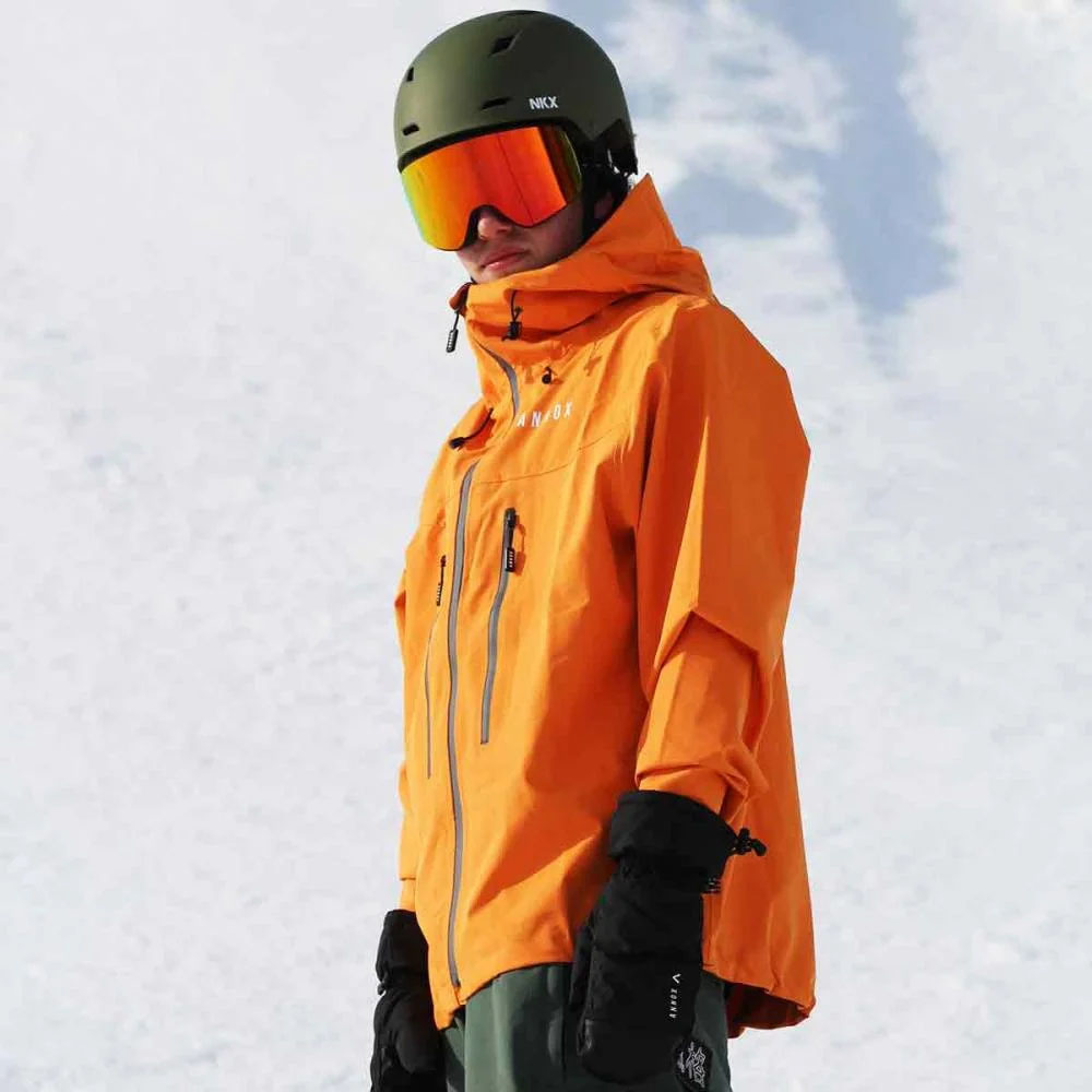 NKX Nomad Schneehelm